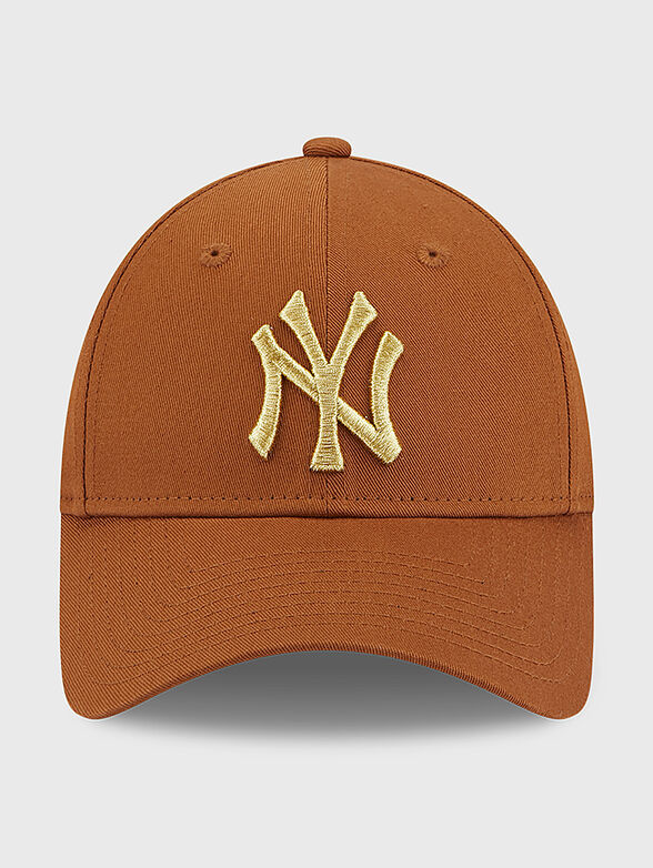 Brown cap with embroidery - 1