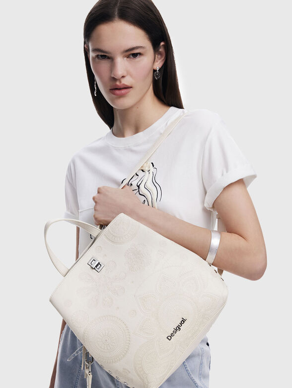 Backpack with embroidered details - 2