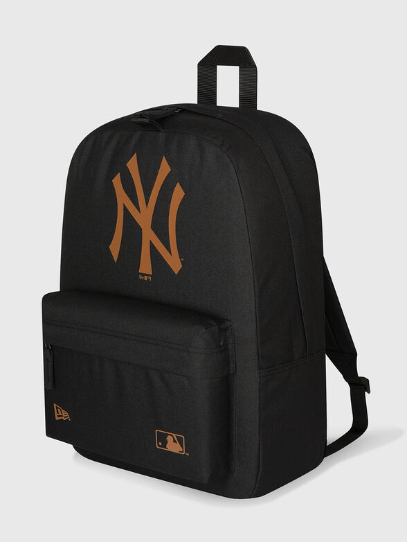 Black backpack with contrasting logo - 3