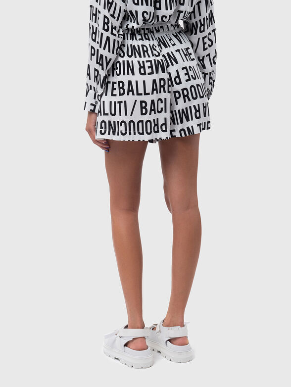 Shorts with contrasting lettering - 2
