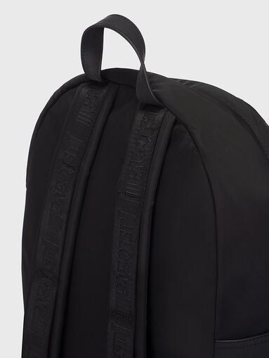 Backpack with contrasting logo accent - 3