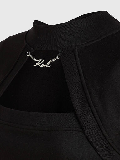 Black sweatshirt with accent chain - 4