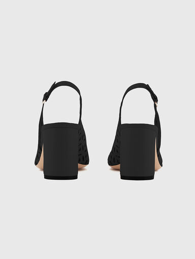 Leather sandals with perforations - 3