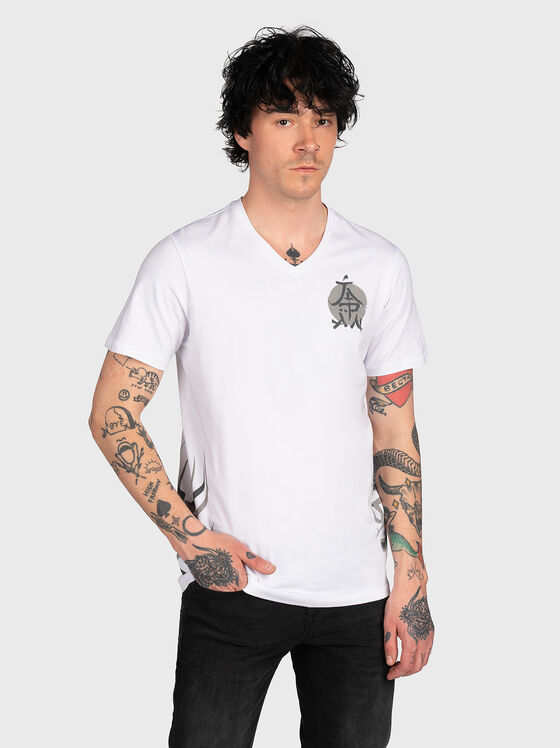 GMTV 033 white T-shirt with logo element - 1