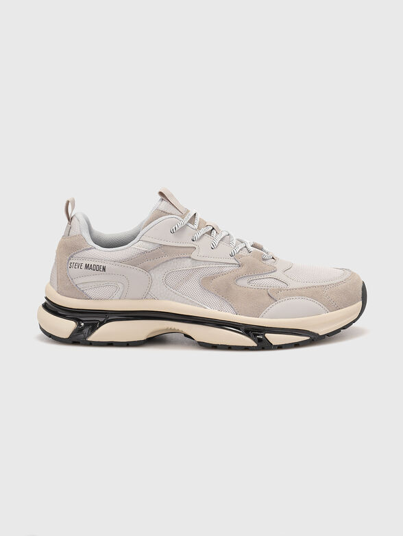 Sports shoes with logo - 1