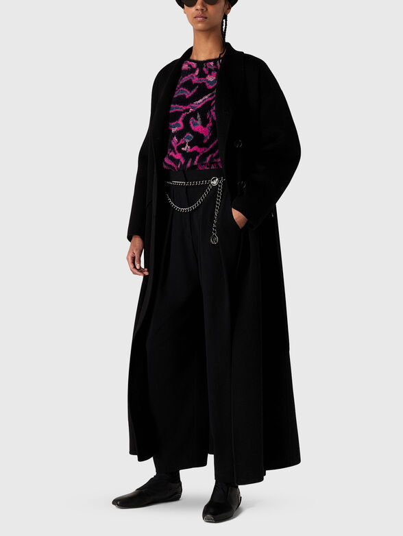 Sweater with oval neckline and accent print - 2