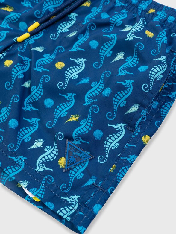 Beach shorts with starfish print - 4