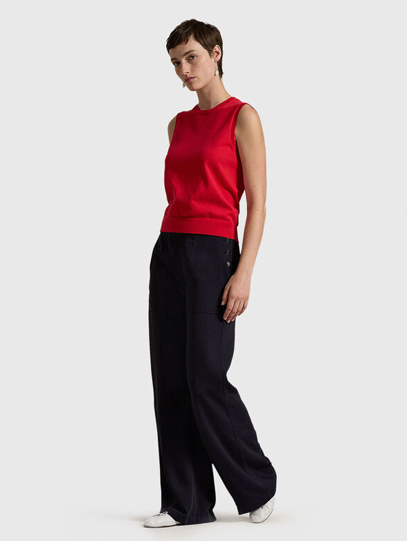 Red top with embroidered logo - 2