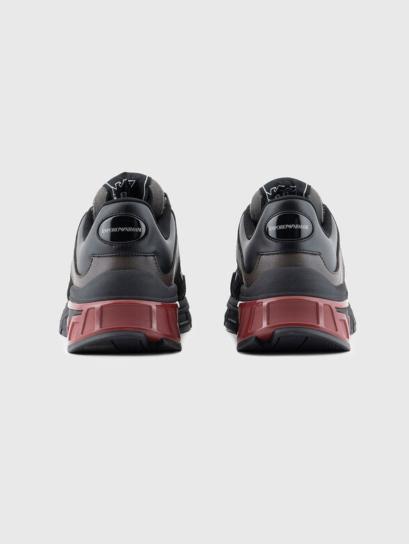 Sports shoes with logo - 3