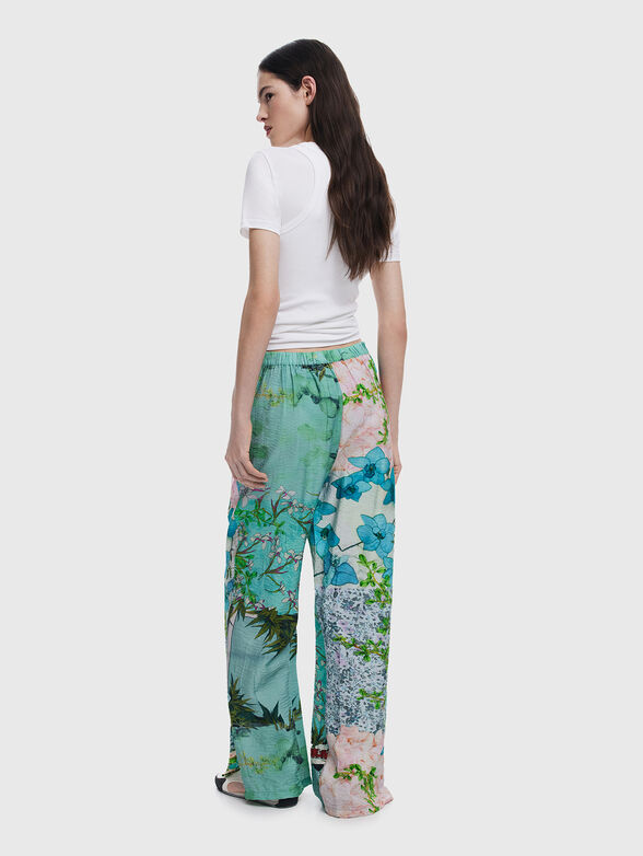 Straight trousers with floral print - 2