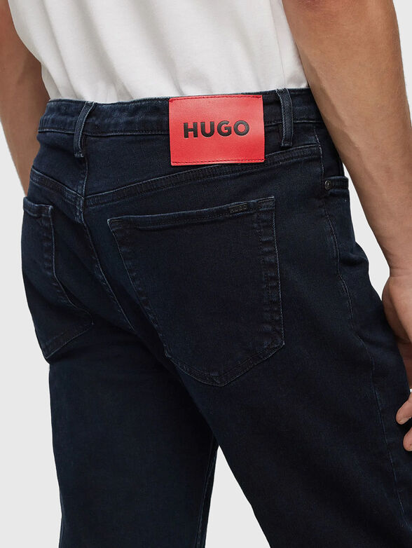 Dark blue jeans with logo patch - 3