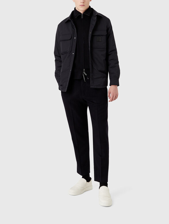 Slim trousers with pockets - 4