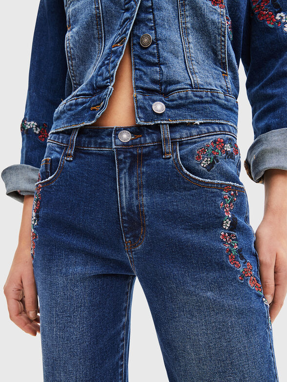 Flare embroidered jeans - 3