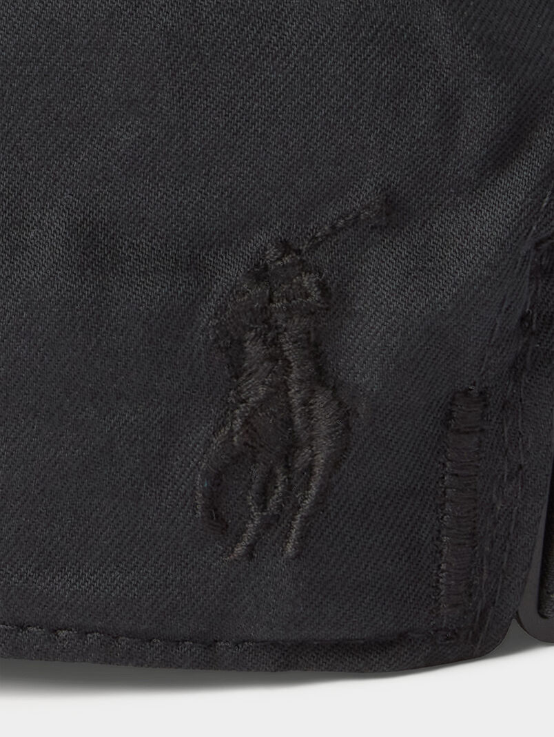 Black baseball cap with metal logo - 3