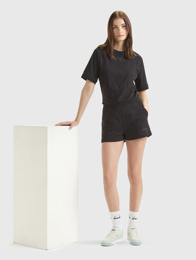 Black T-shirt with logo detail - 5