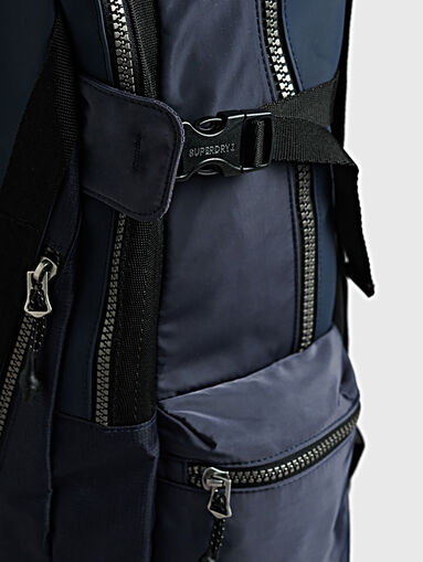 Black backpack with logo detail - 4