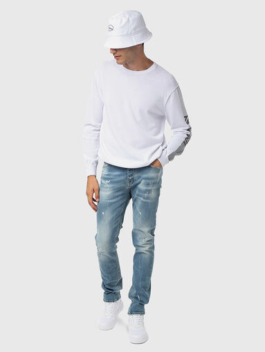 Blue jeans with logo accent - 5