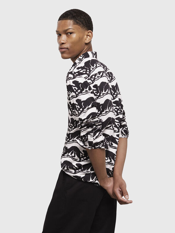 Short sleeve shirt with contrast print - 1