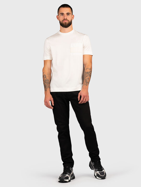 T-shirt with accent pocket - 2